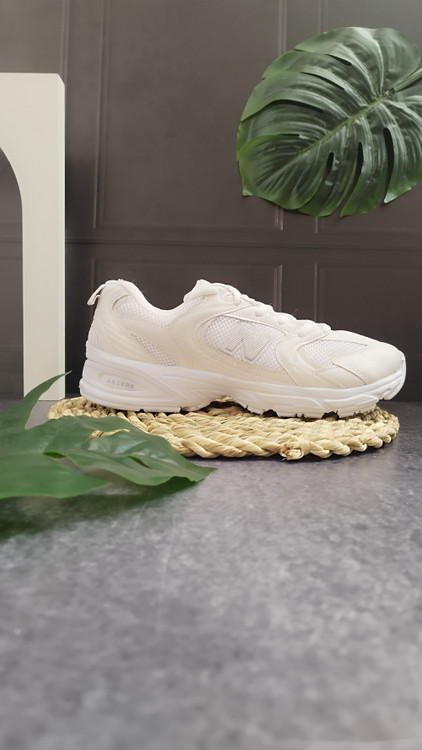 خریدنیوبالانس زنانه سفید