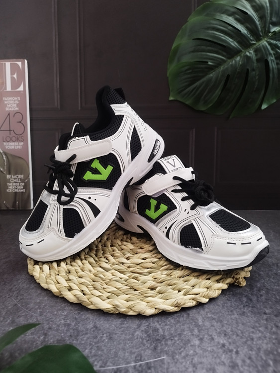 کتونی بچگانه خارجی جدید