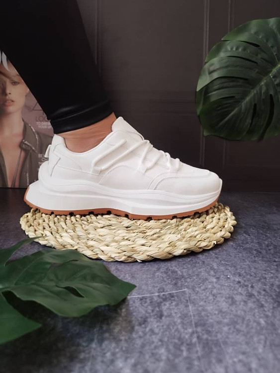 کتونی زنانه خارجی لژدار