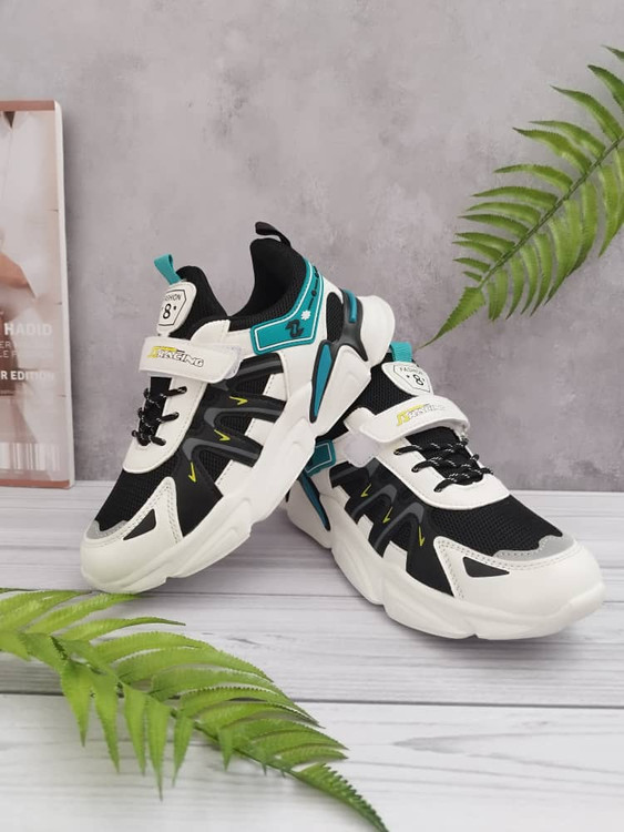 کتونی بچگانه سفیدمشکی