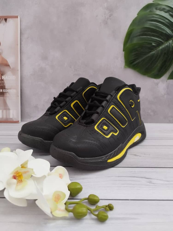 خرید کتونی بچگانه جدید