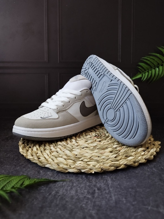 کتونی جردن وان زنانه