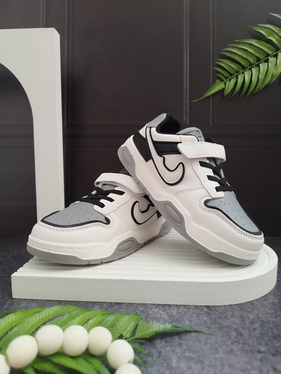 کتونی بچگانه جدید