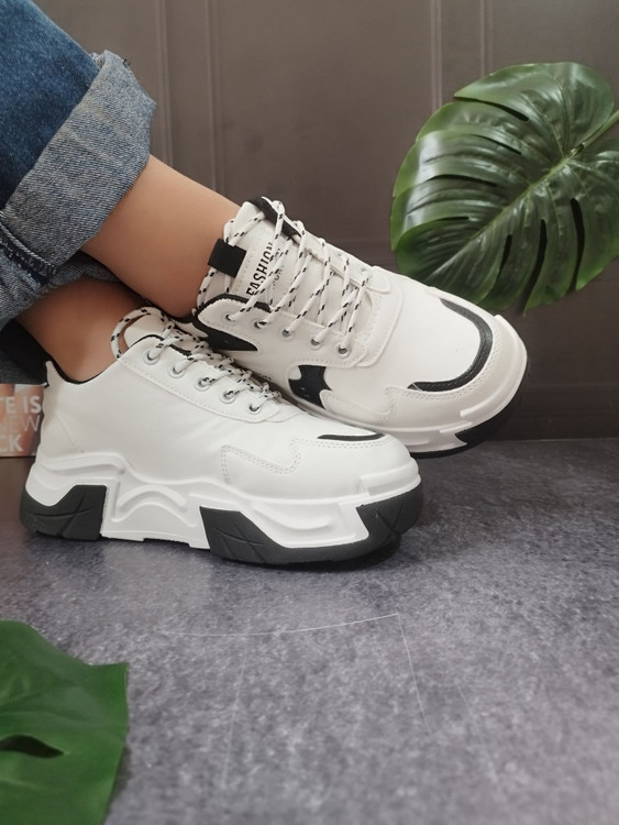 کتونی خارجی زنانه جدید