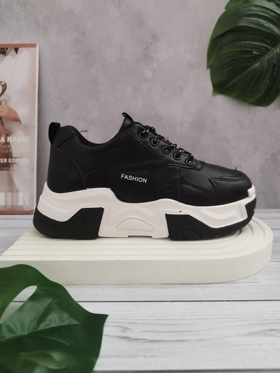 کتونی لژدارمشکی