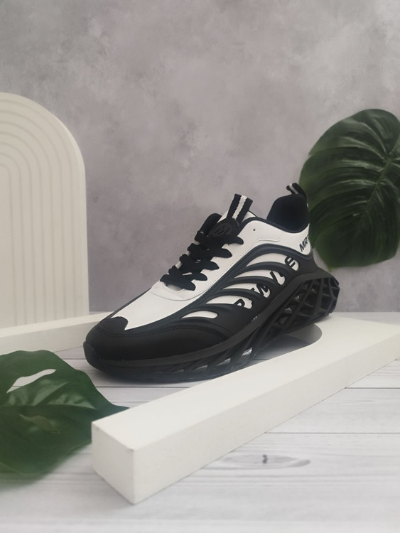 خرید کتونی مستراسمال