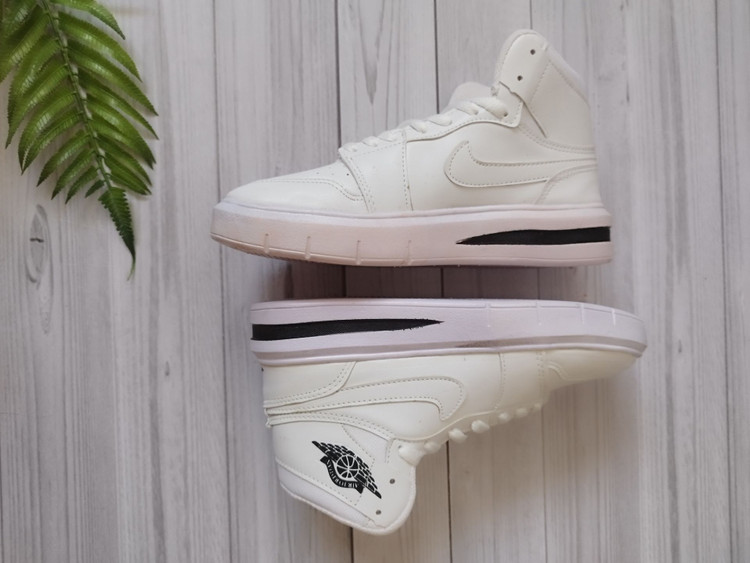 کتونی بچگانه سفید