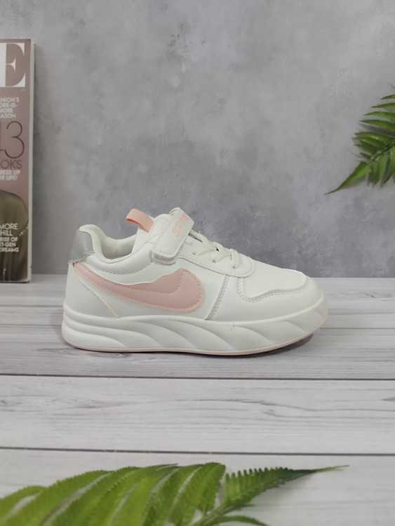 کتونی وارداتی بچگانه