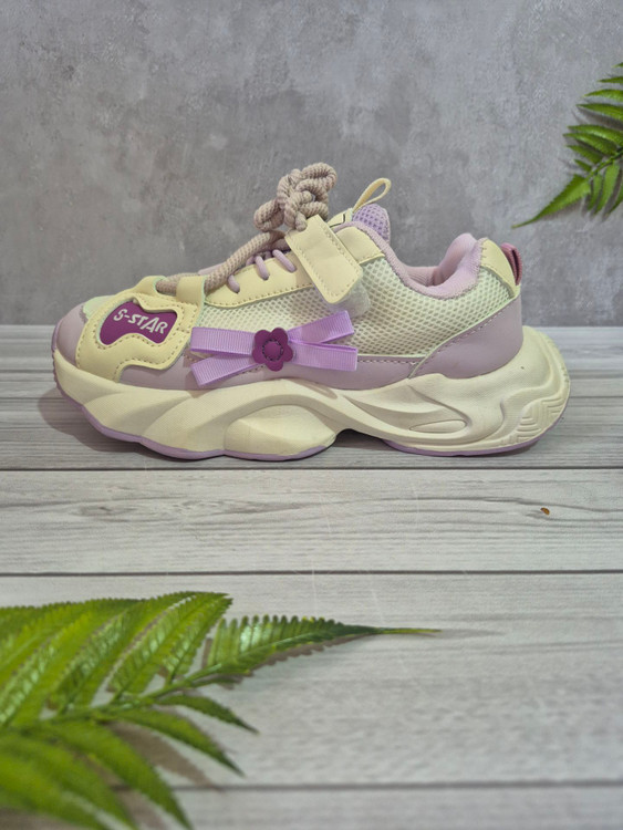 کتونی بچگانه