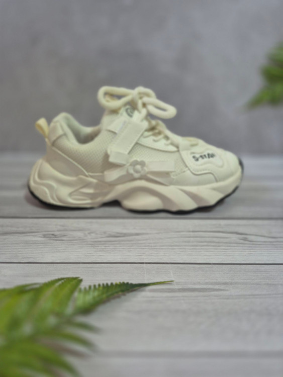 کتونی سفید لژدار