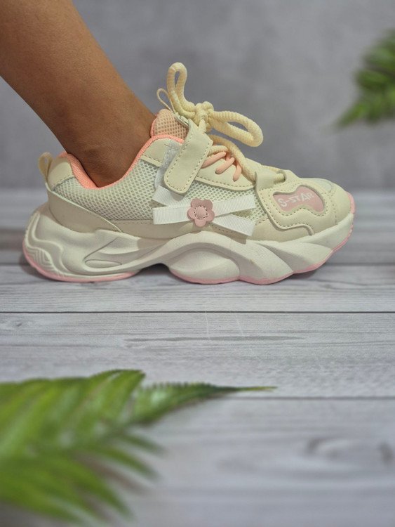 کتونی جدید بچگانه