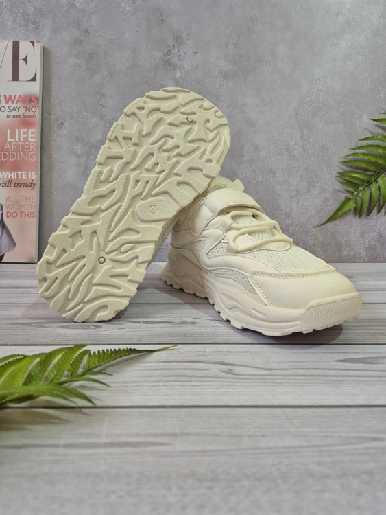 کتونی بچگانه سفید