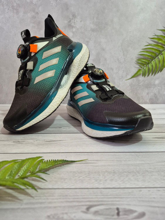 کتونی زنانه ادیداس