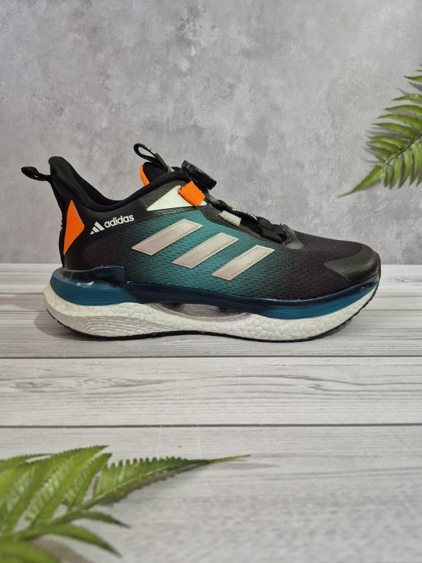 کتونی زنانهadidas