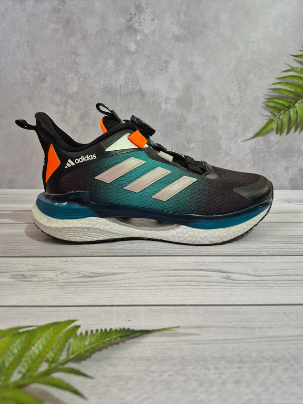 کتونی زنانهadidas