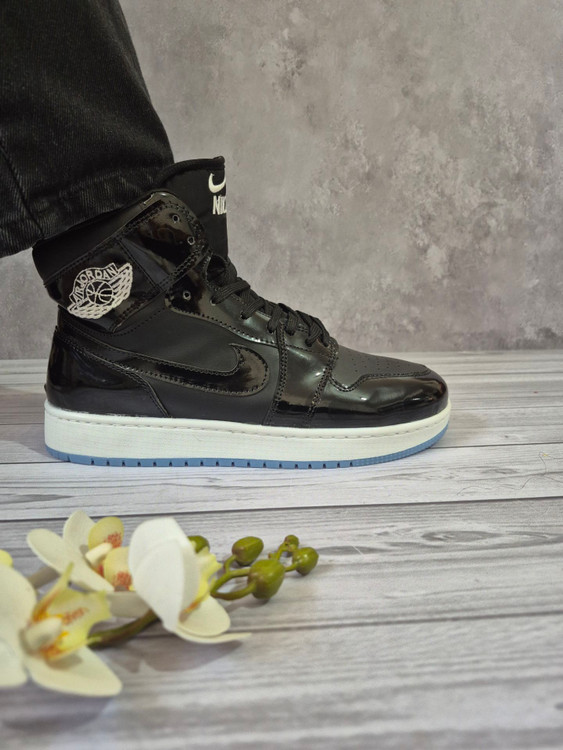 جردن وان مشکی باقیمت استثنایی