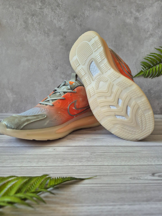 کتونی سیلیکونی