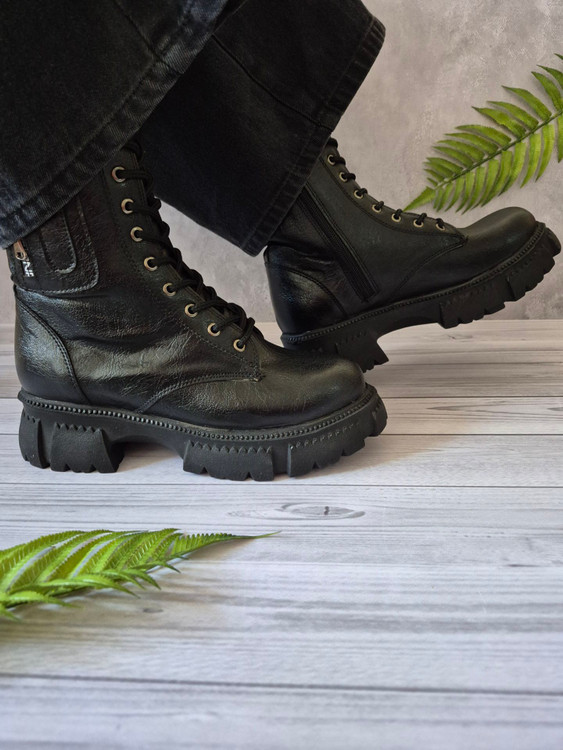 بوت زنانه شهرکفش