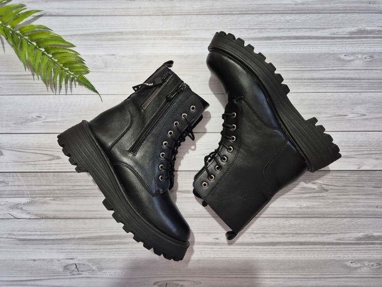 بوت زنانه بند دار