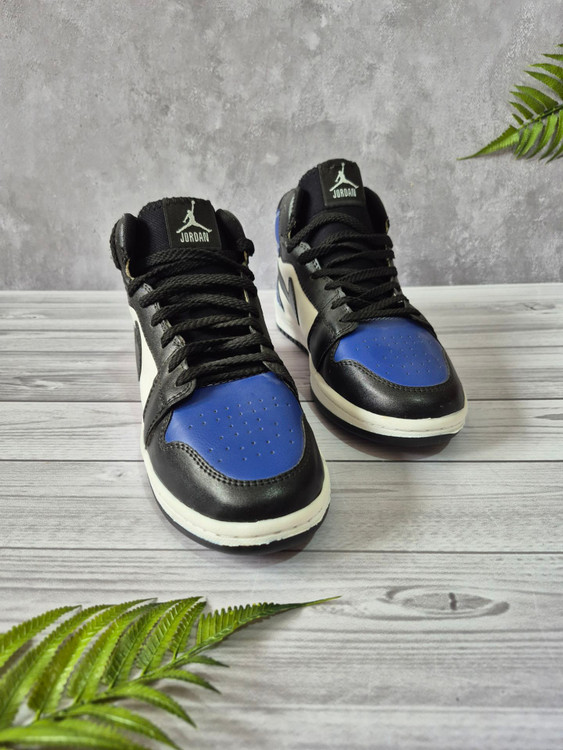 کتونی زنانه اف خورده