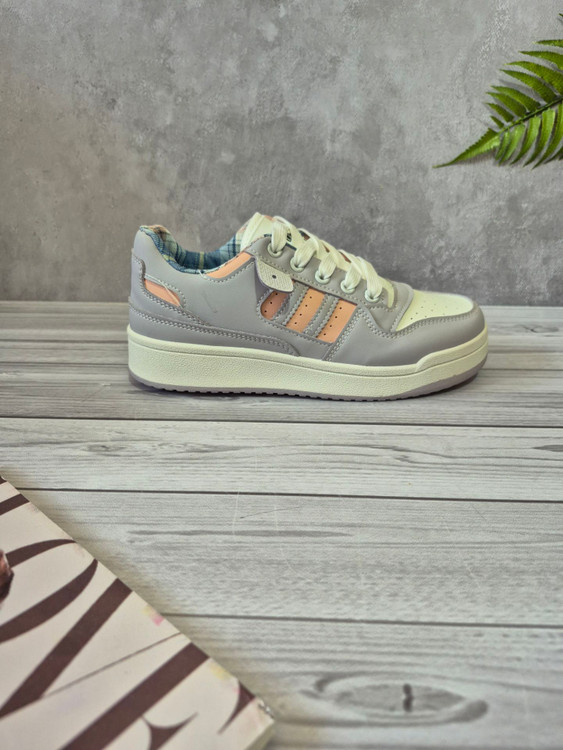 خرید کفش با قیمت استثنایی