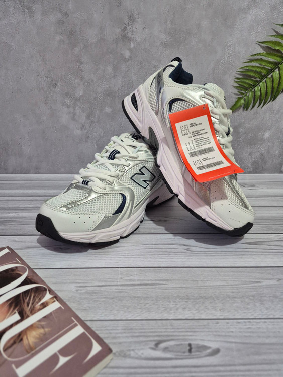 کتونی نیوبالانس سفید