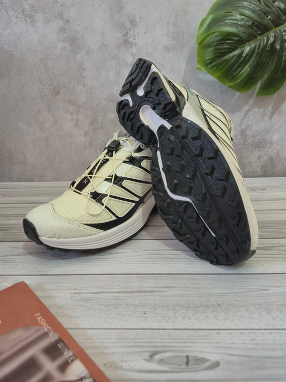 کفش سفید مردانه