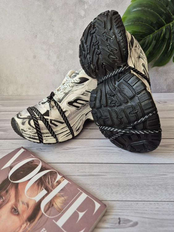 کتونی بالنسیاگا